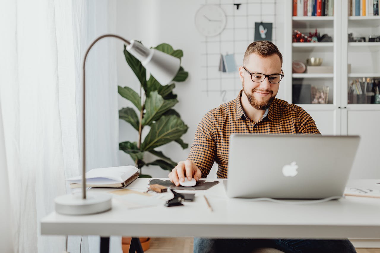 UAE labor law gratuity for maternity leave 2025 Guide