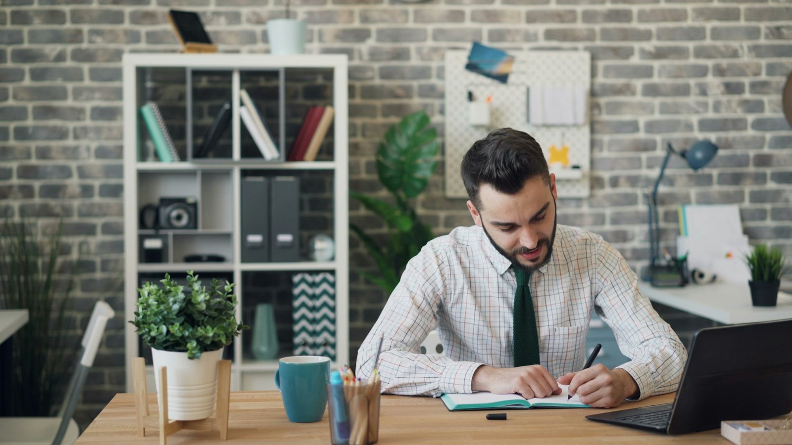 What is Gratuity in Salary? Meaning and Complete Guide 2025